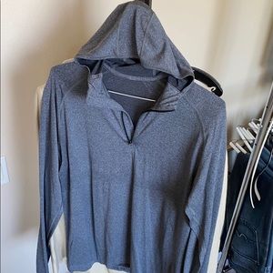 Lululemon long sleeve hooded shirt size Large
